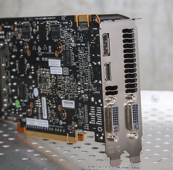 GeForce GTX-650Ti boost Ports 1200