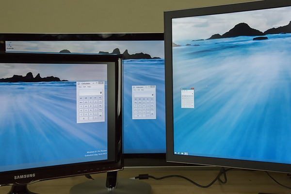 Windows 8.1 Calc Overlapping Displays Wide