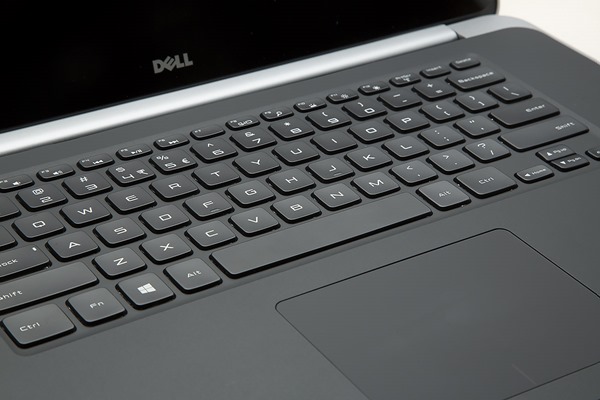 M3800-keyboard-trackpad-1200