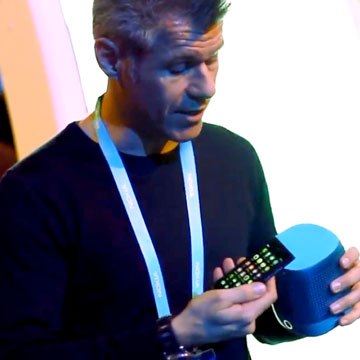 Nokia-N9-NFC-video-demo