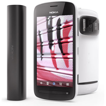 feat_Nokia-808-PureView-and-Portable-Charger-DC-16