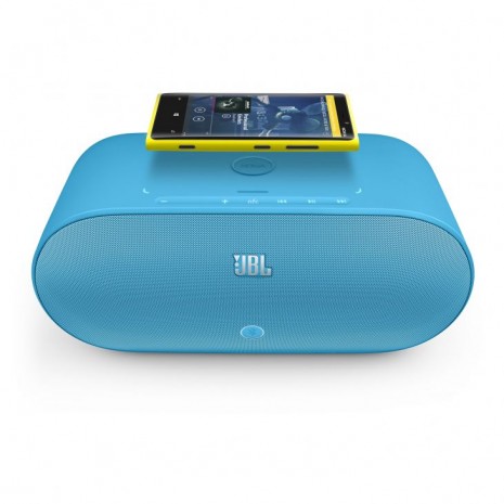 700-jbl-powerup-wireless-charging-speaker-for-nokia-with-nokia-lumia-920-e1351500269460