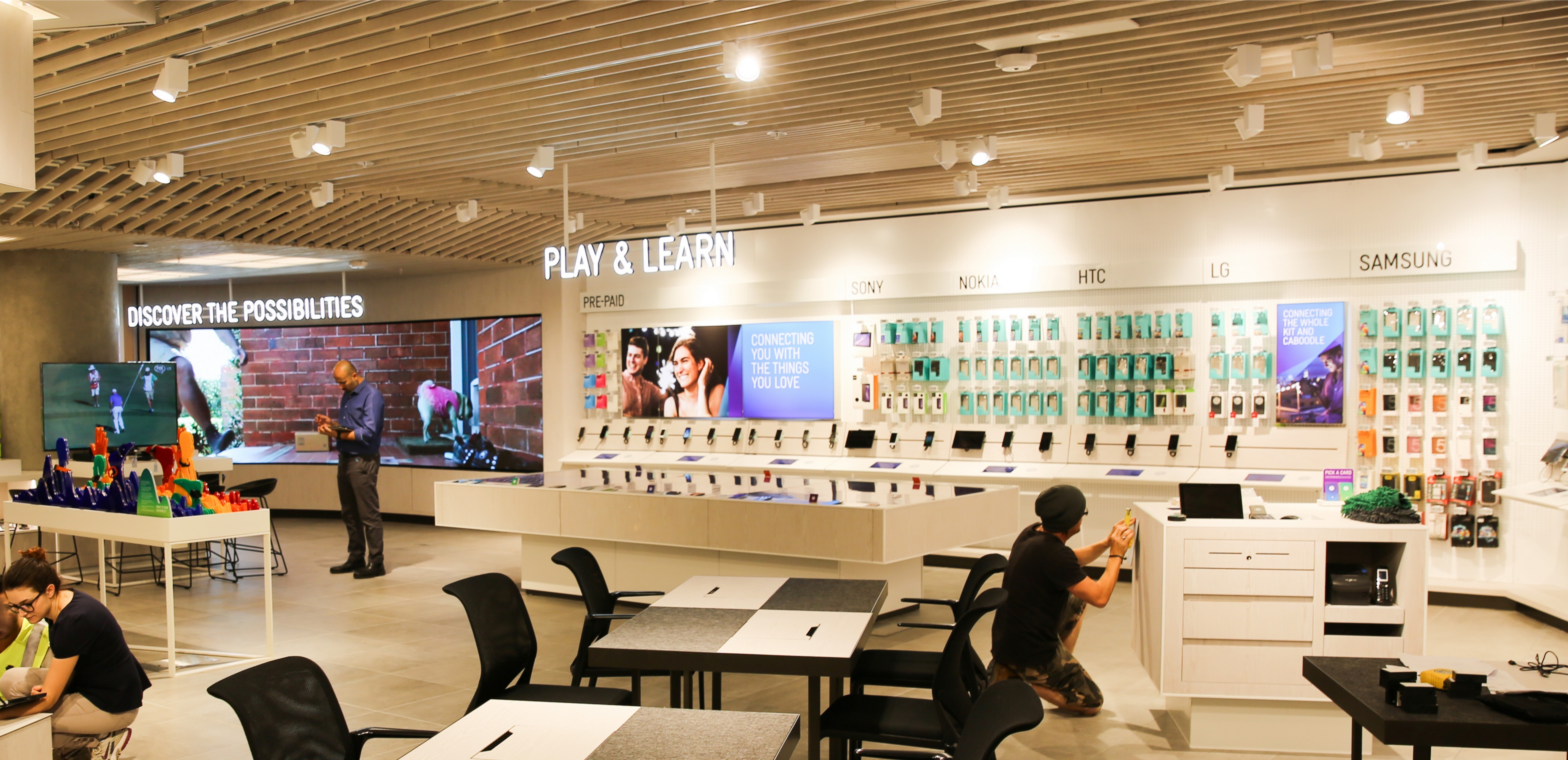 Telstra Transforms Its Retail Stores with Windows 10
