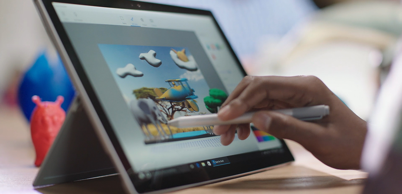 Paint 3D in the Windows 10 Creators Update shown on a Surface Pro with Surface Pen