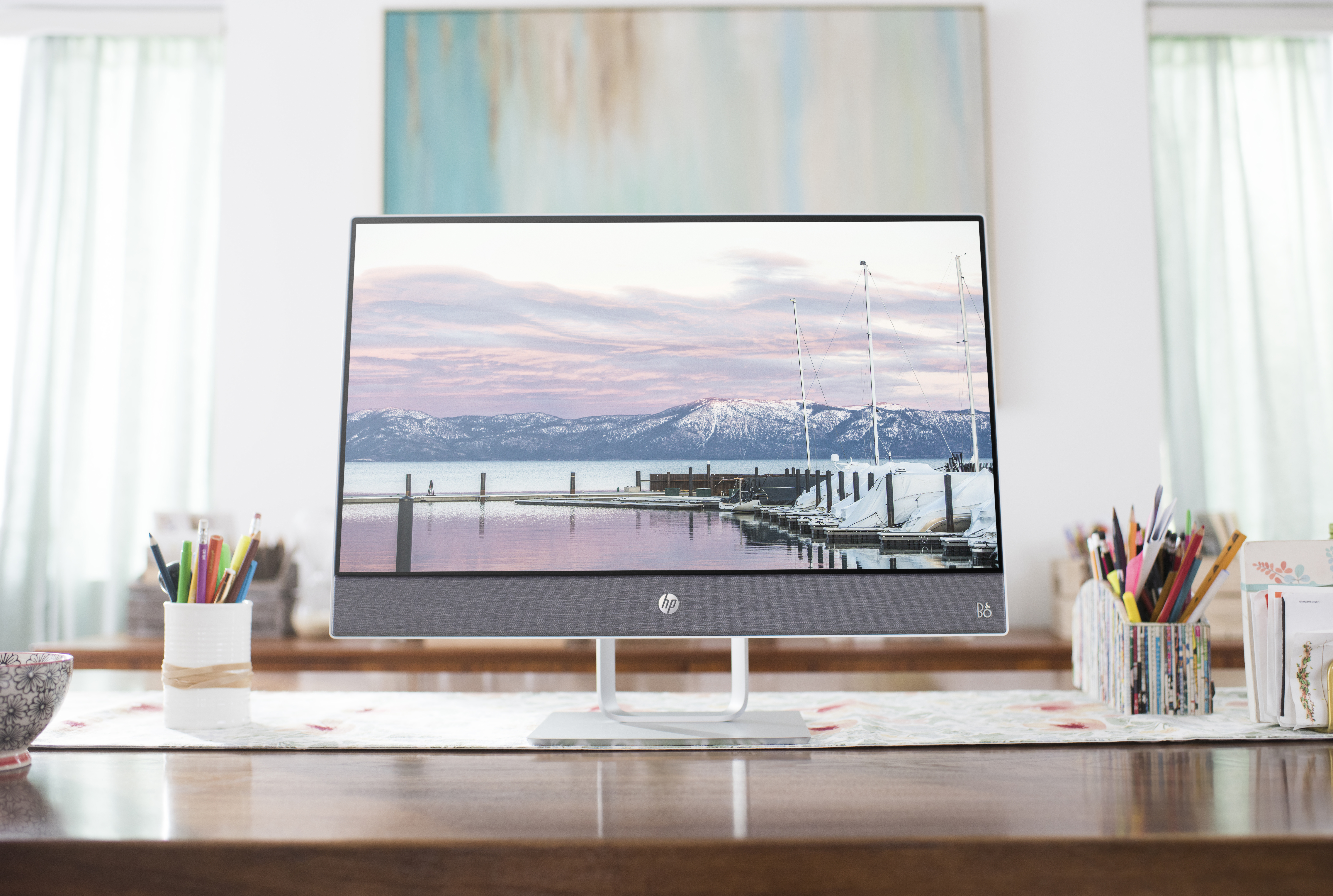 HP adds premium All-in-One devices with Windows 10