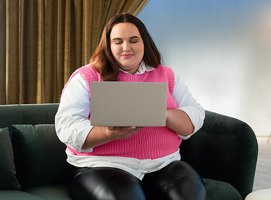 Windows 11 helps build a more positive, inclusive shopping experience for plus-size women