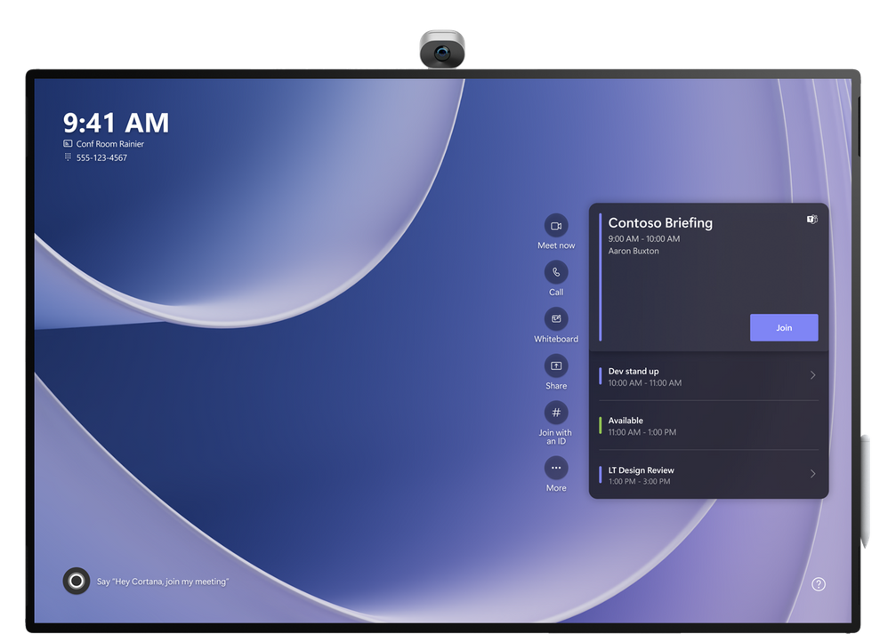 Windows 版 Teams Rooms が表示された Surface Hub 2S (50 インチ) のホーム画面