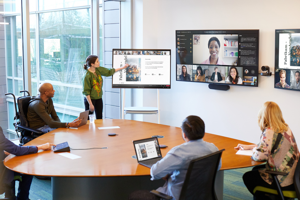 Surface Hub の新しい Microsoft Teams Rooms ライセンス要件への対応