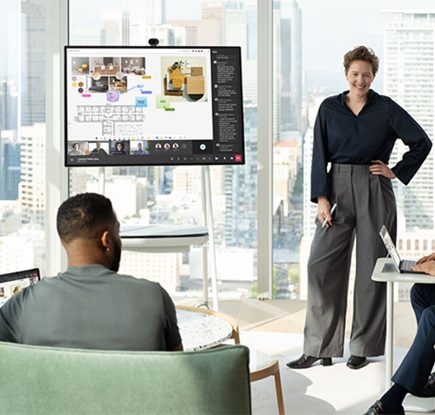 Microsoft Teams Rooms と Surface Hub 3 でコラボレーションを強化