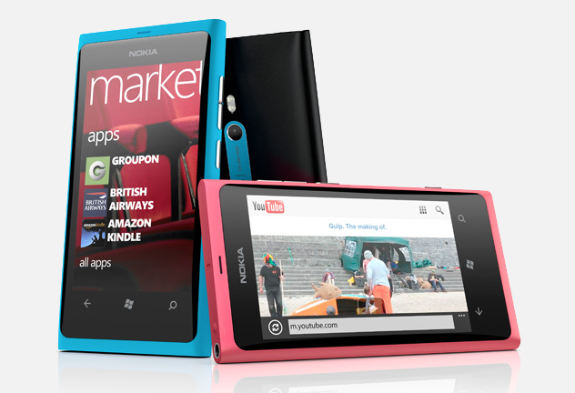 Lumia800-group-featured