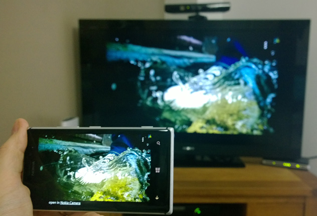 Nokia-Beamer_Nokia-Lumia-925_TV